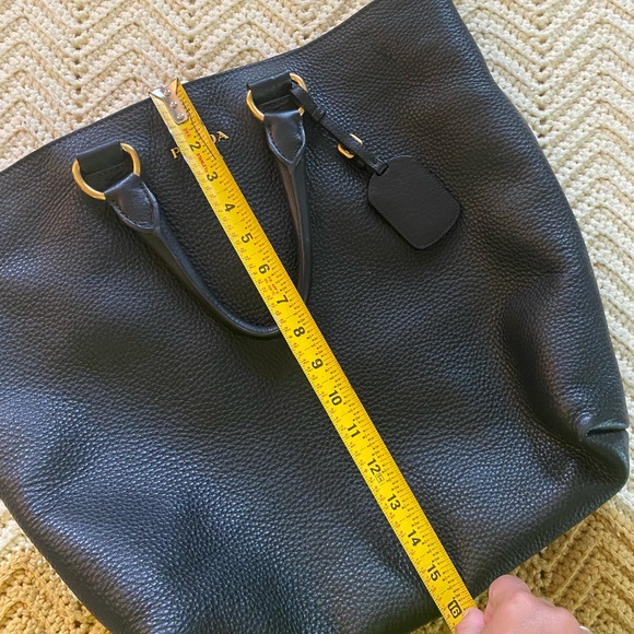 Prada large hobo handbag with adjustable strap. - Picture 10 of 13